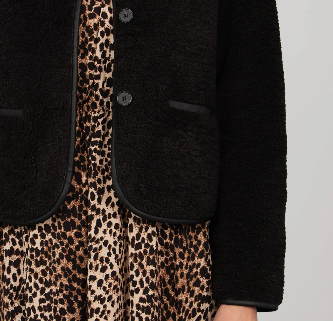 Greta Fleece Short Box Jacket - Black Borg