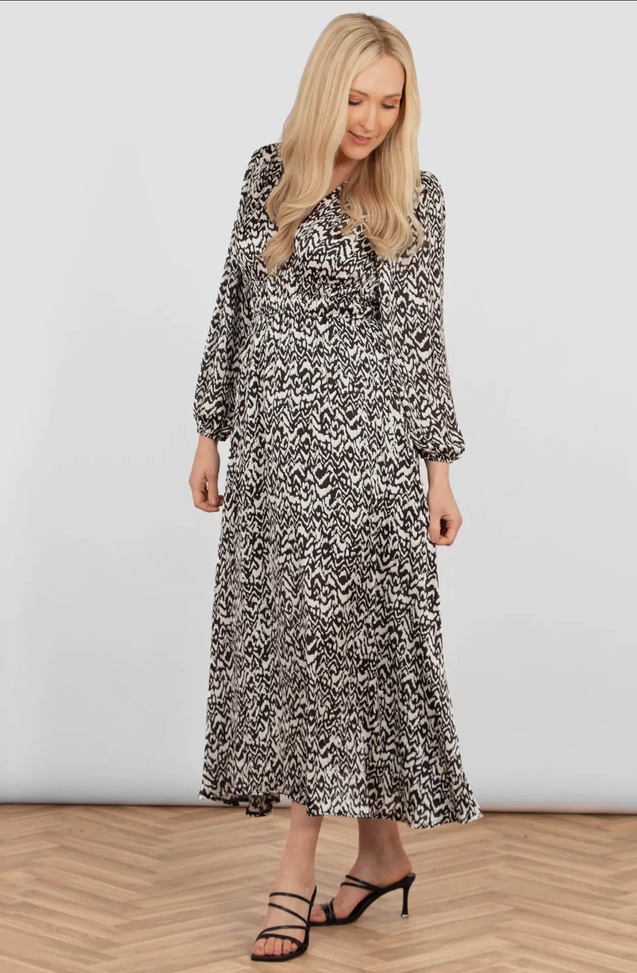 Jordan Long Sleeve Maxi Dress in Black & White Abstract Print