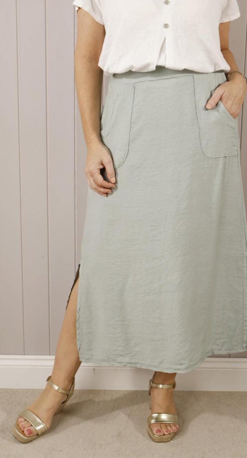 Sky Pocket & Side Split Skirt