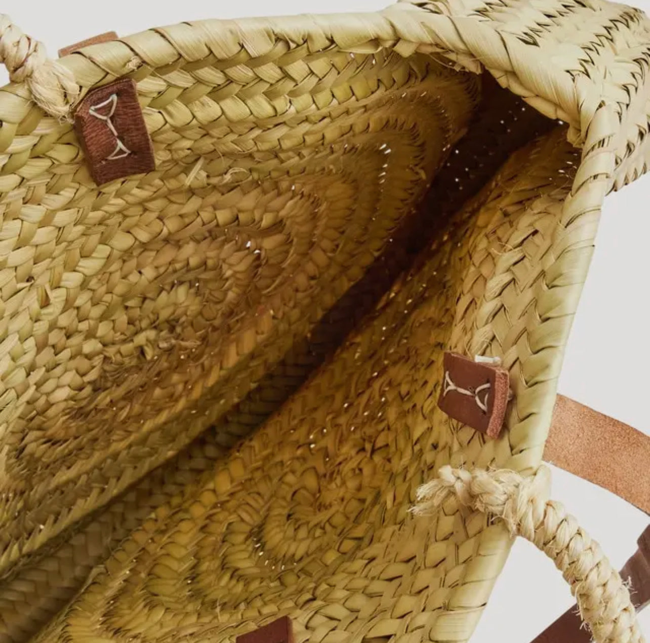 Round Straw Bag with Leather Straps