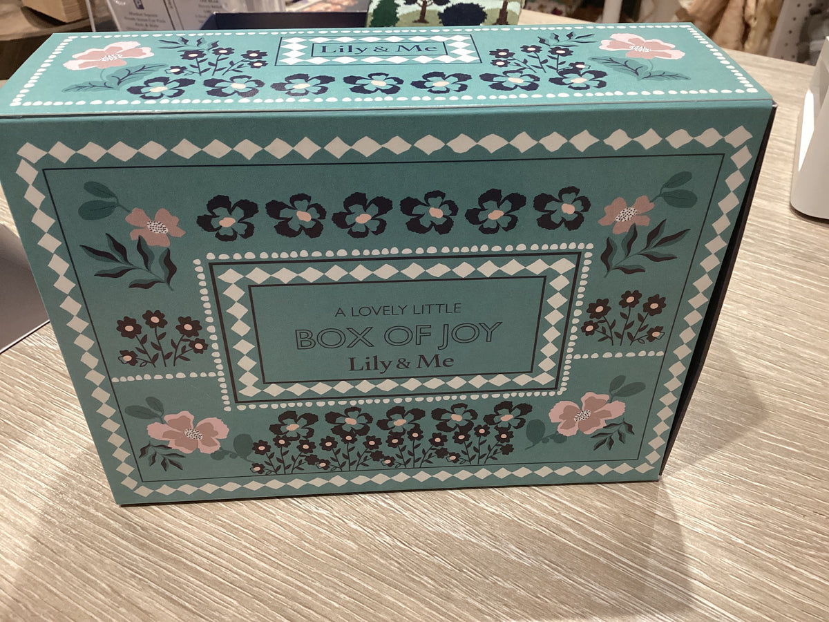 Gift Box of Countryside socks and Keyring