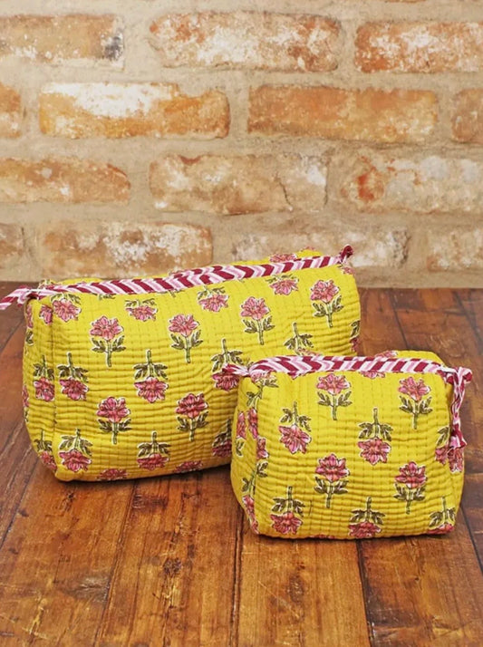 Set/2 Quilted Cotton Wash Bags (yellow with red roses)