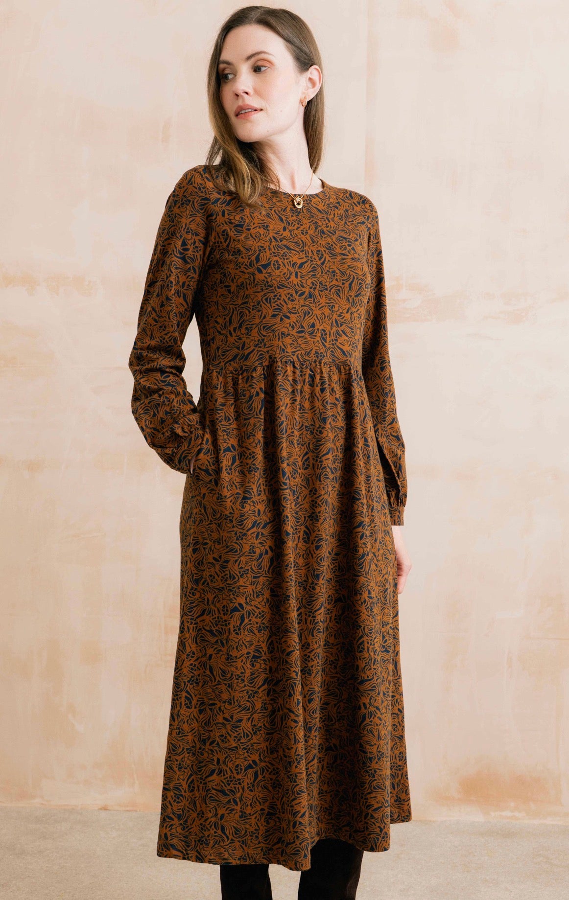 DAMSON ORGANIC JERSEY PRINTED MIDI DRESS BURNT CARAMEL