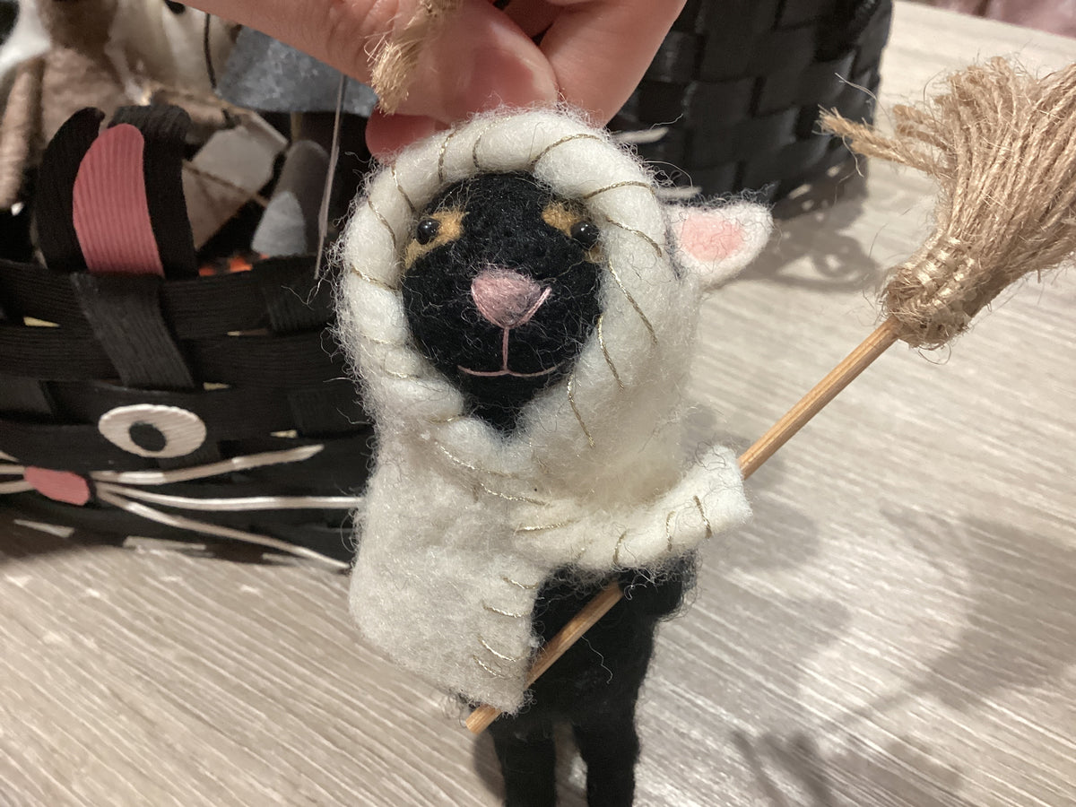 Cat Halloween Decoration - White Cape