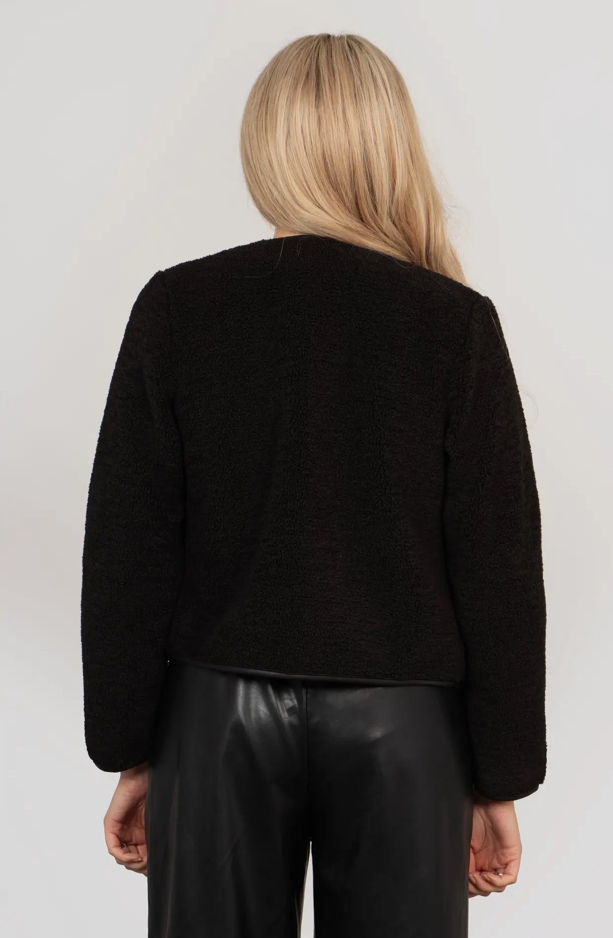 Greta Fleece Short Box Jacket - Black Borg