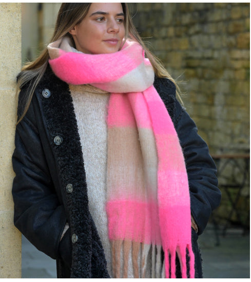 Neon pink mix fluffy check scarf